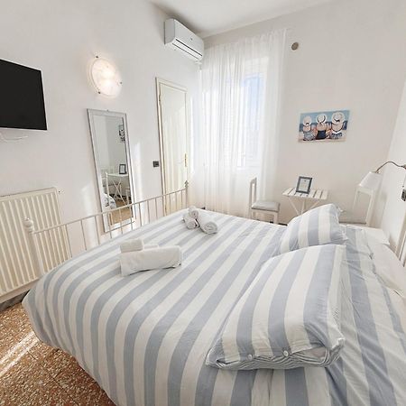 A Casa Di Mario E Nene Bed and Breakfast Viareggio Buitenkant foto