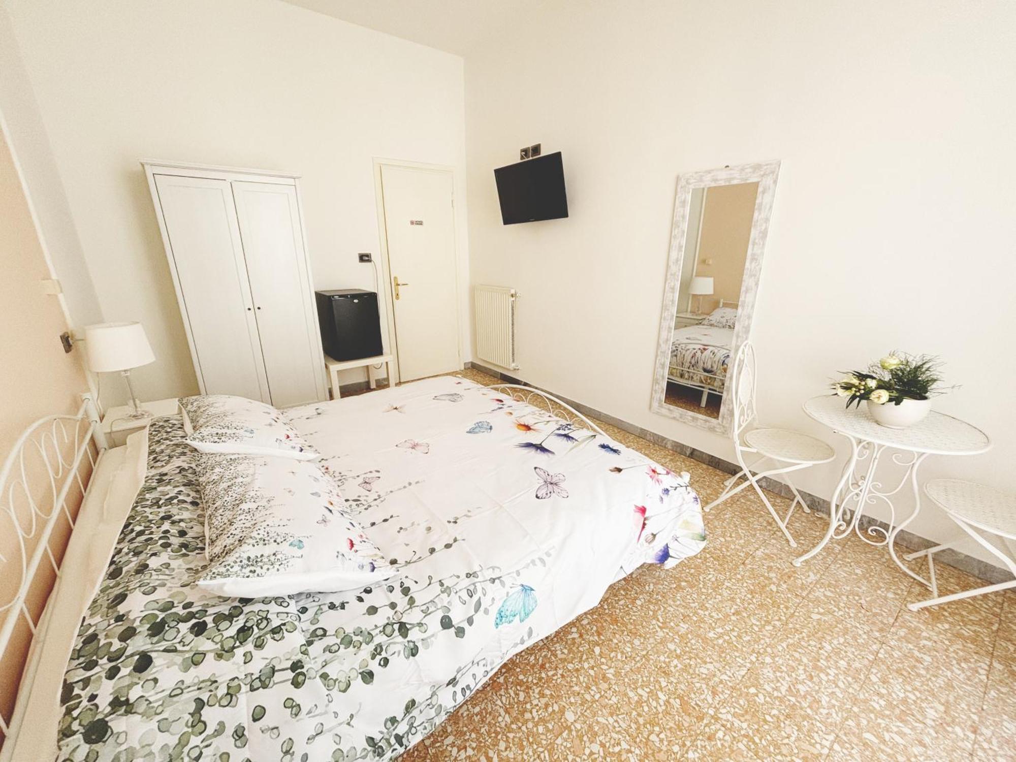 A Casa Di Mario E Nene Bed and Breakfast Viareggio Buitenkant foto
