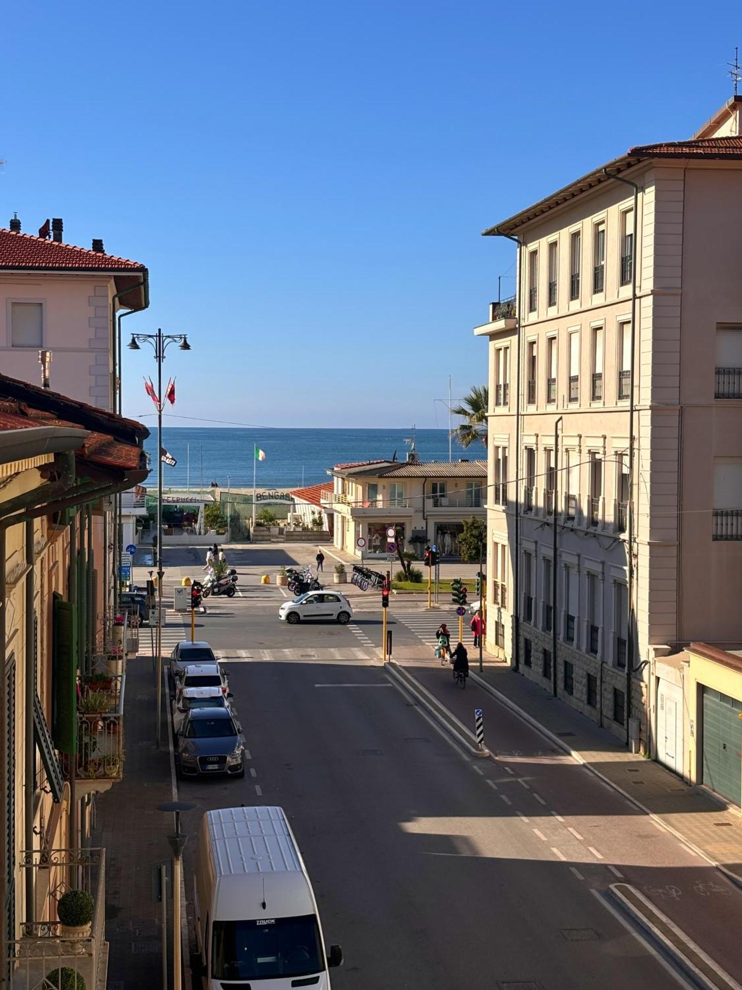 A Casa Di Mario E Nene Bed and Breakfast Viareggio Buitenkant foto